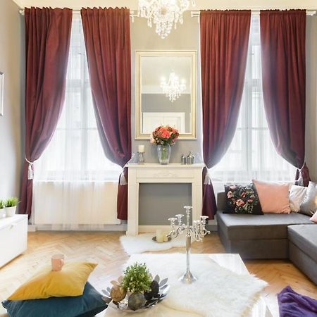 Cityscape Wenceslas Square Apartment Praag Buitenkant foto